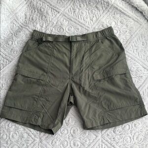 UNIQLO Men's Olive Green Cargo Shorts stretch waist 27''-30'' gorpcore tactile